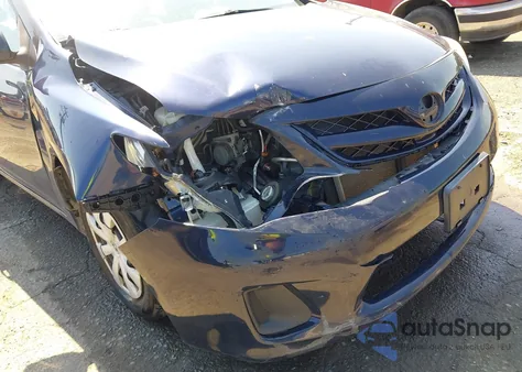 2011 Toyota Corolla Le z USA, uszkodzony, nr VIN 2T1BU4EE5BC748244